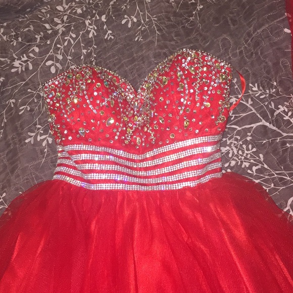 Scarlett-red dress - Picture 1 of 3